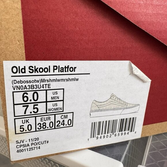 Womens Vans Sneakers Old Skool Platform Deboss Off The Wall White Size 7.5 NEW - Picture 8 of 8